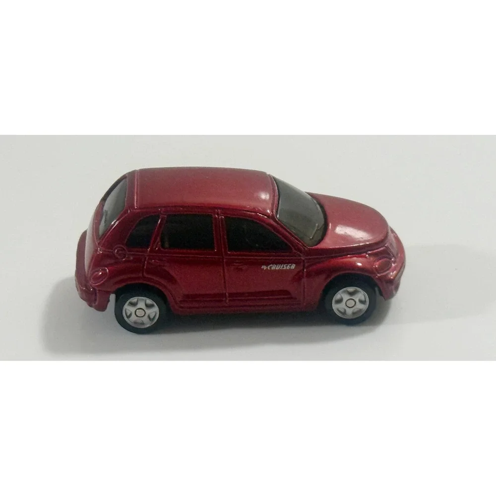 Maisto Chrysler PT Cruiser, Red - 1/64 Scale‎